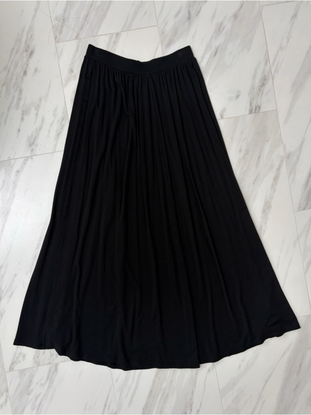 Uniqlo Black Elastic Waist Maxi Skirt Womens Sz M 24.8”-27” Waist Flowy